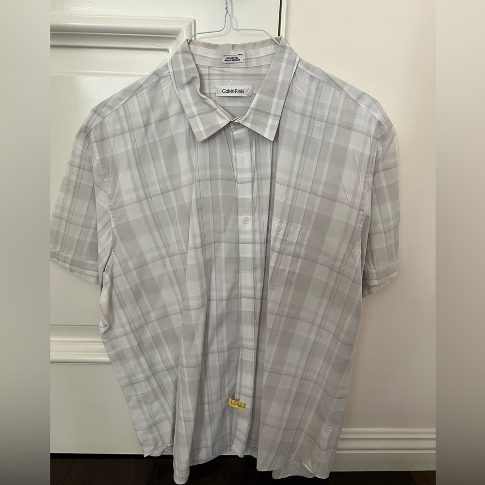 Calvin Klein Men's Gray Plaid Casual Shirt